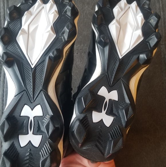 Underarmer Kleets size 3Y - Picture 4 of 5